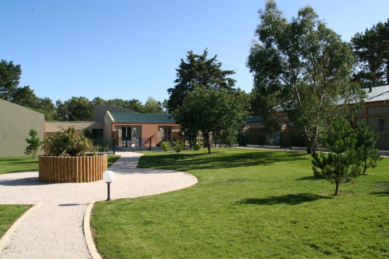 Cottages Des Pins Saint-Hilaire-de-Riez Exteriör bild